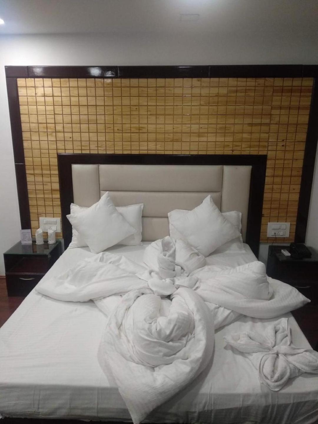 Hotel Bliss , Anantnag Exterior photo